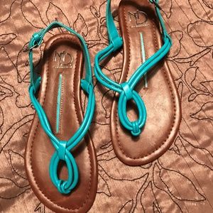 New Directions Sandals - Waverly - Size 6